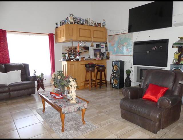 3 BEDROOM HOUSE FOR SALE IN HARBOUR LIGHTS